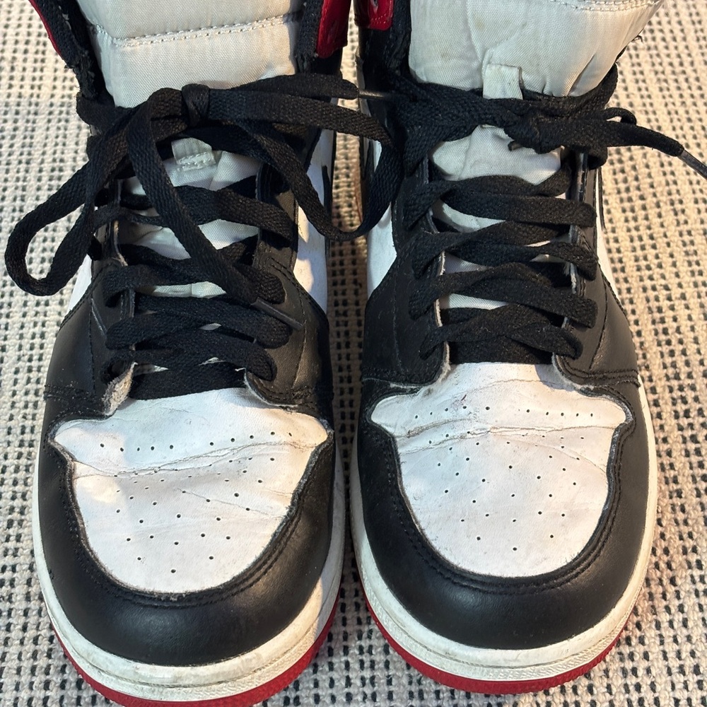 Nike Air Jordan Retro 1 Black Toe High OG GS Youth Size 7Y Used 2013 575441-184